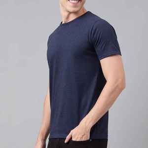 T-shirt pour homme bleu marine à col rond et manches courtes, coupe classique, en jersey de coton décontracté, couleur unie, design tricoté - Product Image 5