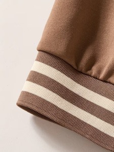 เสื้อแจ็คเก็ตวาร์ซิตี้สีน้ำตาลสำหรับผู้ชายไซส์ใหญ่ พร้อมลายปักเครื่องบิน ทรงปกติ ปกคอพับ ติดกระดุม แบบยูนิเซ็กส์ สวมใส่สบายๆ - Product Image 4
