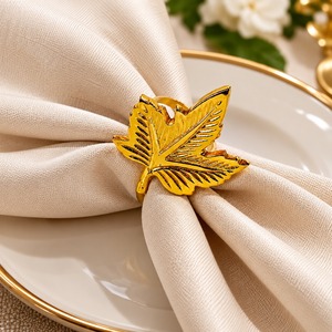 Porte-serviettes en aluminium de qualité supérieure, décoratif pour table, idéal pour hôtels et mariages, à prix avantageux, élégant, décoration de table moderne. - Product Image 1