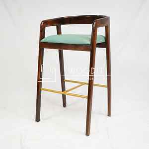 Nouveau Tabouret de Bar Haut de Gamme 2026 en Bois Massif 100% avec Assise en Cuir Véritable – Élégant, Polyvalent pour Hôtels et Usage Commercial - Product Image 3