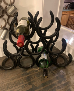 Étagère murale rustique en forme de fer à cheval pour bouteilles de vin, support décoratif en maille écologique pour spiritueux et bouteilles - Product Image 6