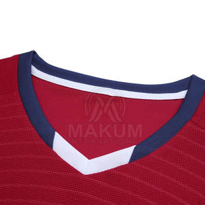 Uniforme de football de qualité supérieure pour les clubs, les équipes et les écoles, avec des coutures robustes pour les entraînements et les matchs en plein air - Product Image 2