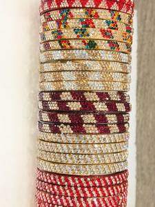 Vente en gros de bracelets en laiton artisanaux pour femmes, accessoires ethniques uniques faits à la main - Product Image 6