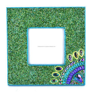 Miroir mural personnalisé avec cadre bleu perlé, thème paon, miroir de maquillage décoratif bleu et vert avec perles brillantes - Product Image 3