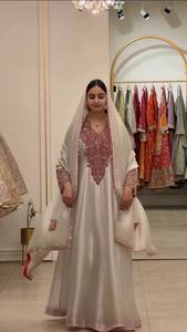 Ensemble indien pakistanais en soie romaine brodée pour femmes, Kurti, pantalon, dupatta, beige rose, tenue de fête de mariage - Product Image 3