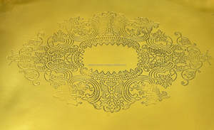 Bandeja para servir de latón artesanal con diseño grabado adornado y asas Bandeja tradicional de latón dorado para servir té, café y comida - Product Image 3