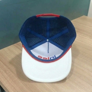 Gorra de Golf de 5 Paneles Personalizada OEM, Perforada con Corte Láser, Bordado 3D, Visera Precurvada, Estructurada, MOQ Bajo, ODM - Product Image 4
