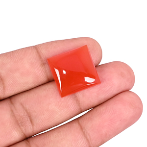 Ónix Rojo Natural de 12.8 Quilates, Forma Cuadrada de 17x17mm, Gema Suelta - Product Image 1