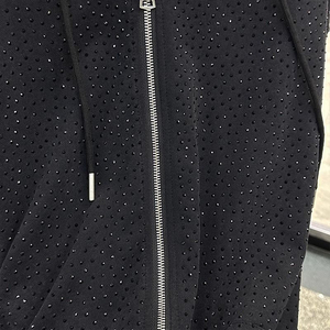 Sweat-shirts à strass pour femmes de qualité supérieure, confortables pour une utilisation en extérieur, coupe ajustée, faible MOQ, les meilleurs sweats à strass tendance - Product Image 4