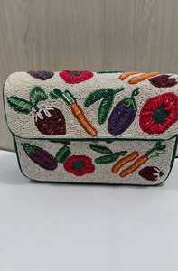 กระเป๋าถือสะพายข้าง MS Handicraft รุ่น MS-WC-001 ทำมือประดับลูกปัดสีขาว พร้อมลายปักผัก สายสะพายสีเขียว จากอุตรพัฎฐ์เบรษฐ์ - Product Image 2