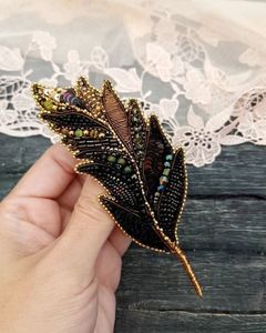 Broche Decorativo Bordado a Mano con Cuentas para Vestidos, Suéteres y Blazers, Elegante Broche Bordado con Cuentas Hecho a Mano - Product Image 2