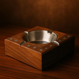 Cendrier en bois avec insert en acier inoxydable, base en bois de qualité supérieure, design carré moderne - Product Image 1