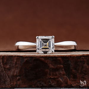 Anillo de compromiso geométrico de oro blanco de 10K con diamante de laboratorio de 1.0 quilates con corte Asscher y tallo pellizcado, regalo de boda de oro. - Product Image 1