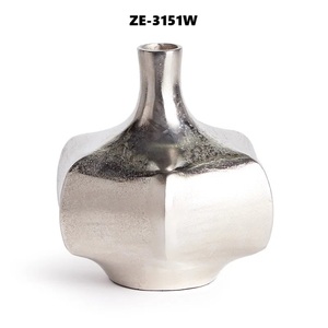 Luxury <b>Tabletop</b> Flower Vase for Interior Decoration Showpiece Home Interior decor metal flower vase Zahid Exports - Product Image 2
