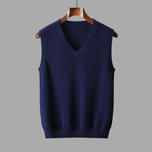 Suéter con Capucha Estándar para Hombre, Marca KATBROS INDUSTRIES, Cuello en V, Color Negro, Antipilling, Logotipo Frontal, ODM, Poliéster/Algodón - Product Image 2