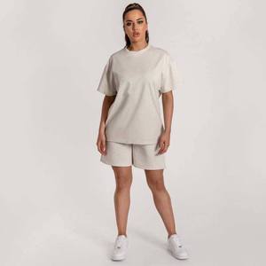 Vêtements pour femmes personnalisés, t-shirt décontracté d'été et ensemble court en deux pièces, ensemble court en deux pièces pour femmes - Product Image 1