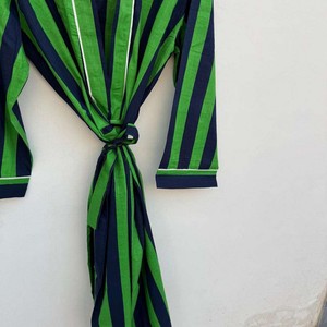 Bata Kimono 100% Algodón a Rayas con Cuello en V y Cintura Ajustable para Mujer y Hombre, Ideal para Playa y Bodas - Product Image 3
