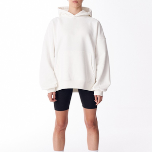 Ensemble 2 pièces pantalon et sweat à capuche en molleton pour femme grande taille avec logo frontal – Vêtements de sport en coton pour l'hiver - Product Image 3