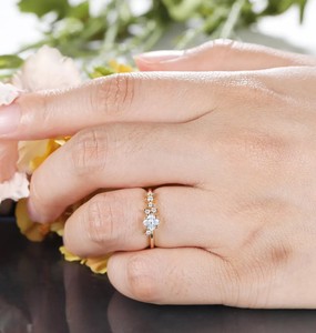 Anillo de Compromiso de Plata de Ley 925 con Moissanita Corte Princesa, Solitario Cuadrado, Delicado, Minimalista, de Lujo, para Boda, Promesa o Fiesta - Product Image 2