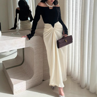 Robe longue élégante noire et ivoire pour femme, à manches longues, épaules dénudées, ornée de perles, taille froncée, pour soirée formelle