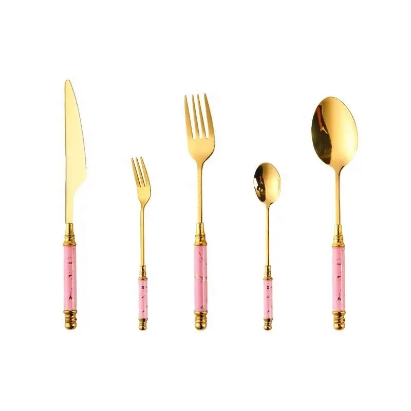 नई शैली सुखद रंगीन सिरेमिक संभाल Flatware सेट स्टेनलेस स्टील सोना मढ़वाया ठोस Tableware शादी कटलरी सेट