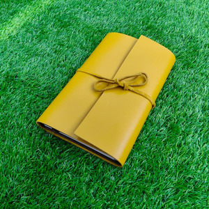 Porte-cartes en cuir jaune de qualité supérieure, portefeuille personnalisable, journal en cuir à grain horizontal, couvertures de carnet de planification en cuir - Product Image 3