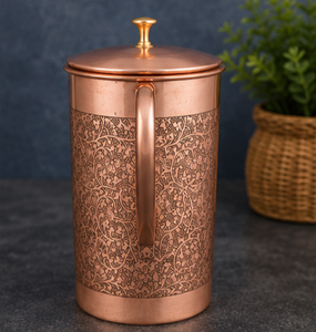 Pichet à eau en cuivre artisanal avec motif floral gravé, design traditionnel, grande capacité, usage domestique, antique, indien, ayurvédique - Product Image 1
