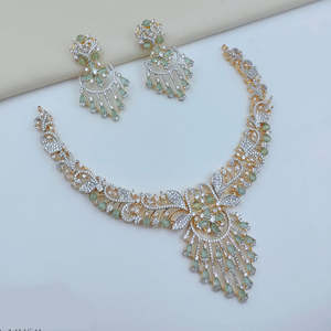 Ensemble de collier de mariée plaqué or avec perles et diamants américains pour femmes - Product Image 3