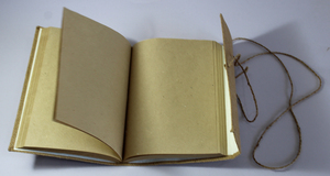 Hermoso Cuaderno Hecho a Mano con 100 Hojas de Papel de Yute Semirrígido Orgánico Reciclado - Product Image 4