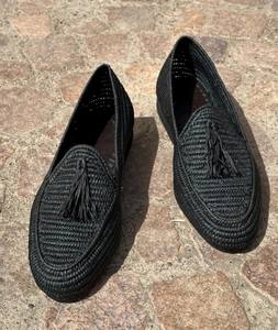 Mocassins en raphia noir faits à la main pour hommes : Pantoufles d'été marocaines - Product Image 3