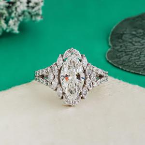 Bague de fiançailles de luxe pour femme avec diamant taille marquise et bande pavée halo - Cadeau - Product Image 1