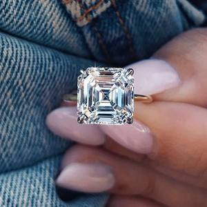 Anillo de Compromiso Clásico con Halo Oculto, Corte Asscher, Diamante Simulado Moissanita, Plata de Ley 925, Engaste de Solitario para Boda - Product Image 2