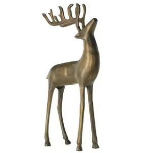 Sculpture artisanale de renne de luxe en métal, décoration de Noël pour les espaces contemporains - Product Image 1