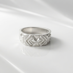 Anillo Angular Grabado DIVYORO - Product Image 1