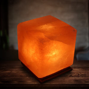 Lampe cube USB en sel de l'Himalaya raffiné avec ampoule LED multicolore, emballée dans un sachet/bouteille - Product Image 1