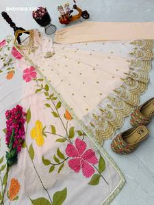 Magnifique robe longue évasée en faux georgette avec broderies de sequins, pantalon et dupatta lourd – Fournisseur indien - Product Image 3