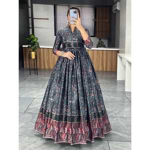 ATRACTIVO CHINON ESTAMPADO FLORAL TRABAJO LISTO PARA LLEVAR VESTIDO NEGRO - Product Image 1