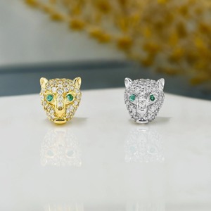 Pendiente de tuerca de pantera de oro macizo de 14K con diamantes pavé y ojos de esmeralda, diamante cultivado en laboratorio, pendiente de tuerca único, pieza individual - Product Image 1