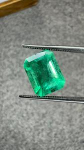 Émeraude naturelle colombienne de 4,34 ct, taille octogonale, pierre précieuse verte intense, pour la fabrication de bagues, pendentifs et bijoux fins - Product Image 2