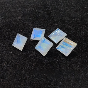 Piedra Preciosa Suelta de Piedra Lunar Arcoíris de Calidad Natural, Corte Facetado, Forma Cuadrada, Calibrada - Product Image 1