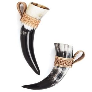 Jarra de Cuerno Escandinava Hecha a Mano con Soporte de Cuero, Taza Vikinga para Cerveza, Vajilla Rústica Medieval para Fiestas, Regalo - Product Image 1