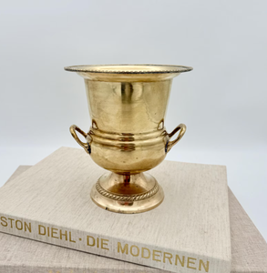 Handmade Modern Aluminium Eco-Friendly Decorative Tabletop <b>Vase</b> Gold <b>vase</b> for Christmas Banquets Lounges Elegant Luxury Design - Product Image 1