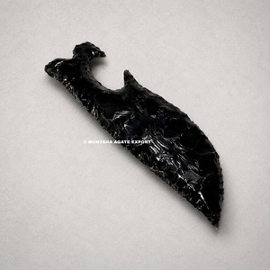 Sculpture de couteau en obsidienne noire, faite à la main, forme libre, objet de collection, qualité supérieure, figurine en pierre précieuse de 6 pouces - Product Image 1