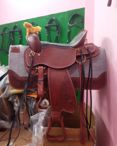Selle d'équitation occidentale en cuir sculptée à la main Selles de course de baril de cheval Selle d'équitation de sentier de plaisir - Product Image 2