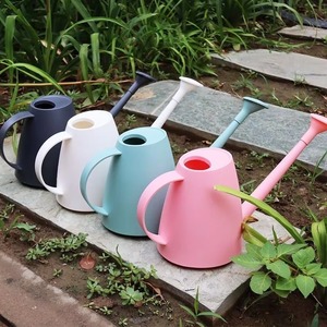 Arrosoir en plastique jaune de qualité supérieure, outil de jardinage durable, finition peinte - Product Image 5