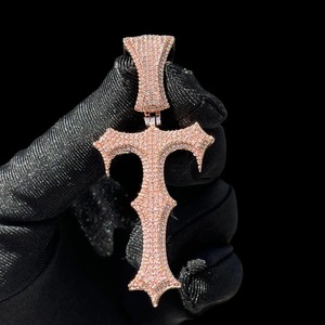 Collar con Colgante de Diamantes Chapado en Rodio Estilo Trap Rapper Edición Vampiro para Fiesta - Product Image 2