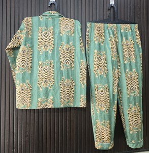 ชุดนอนผู้หญิงลายเสือ ผ้าฝ้าย 100% แขนยาว สวมใส่สบาย ทรงหลวม ผ้าทอสำหรับฤดูใบไม้ผลิ ติดกระดุม - Product Image 2