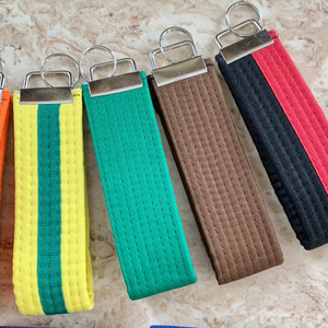 Llavero de Artes Marciales con Cinturón Negro, Diseño de Cinturón Bordado Personalizado, Karate, Taekwondo, Jiu Jitsu, Suministro al por Mayor de Fábrica - Product Image 6