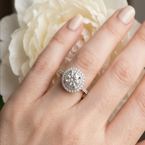 Bague de Fiançailles et de Mariage pour Femme en Or Blanc 18 carats avec Diamant Véritable, Monture Halo Simple, Personnalisable, Haute Qualité, Fabrication Chinoise - Product Image 4