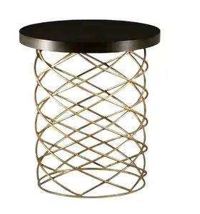 Mesa de centro de metal con diseño de alambre y tablero de madera, acabado en negro y dorado, para la sala de estar del hogar, mueble decorativo. - Product Image 5